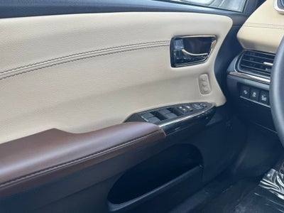 2018 Toyota Avalon Hybrid Limited FWD
