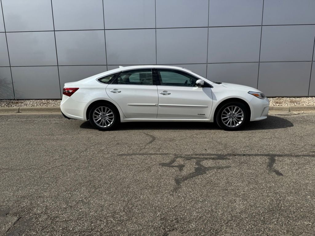 2018 Toyota Avalon Hybrid Limited FWD