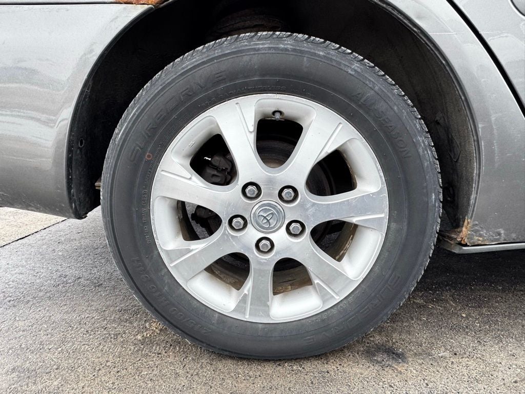 2005 Toyota Camry XLE FWD