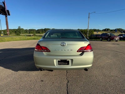 2009 Toyota Avalon XLS FWD