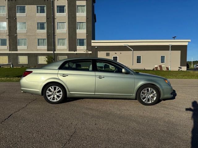 2009 Toyota Avalon XLS FWD