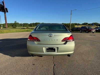 2009 Toyota Avalon XLS FWD
