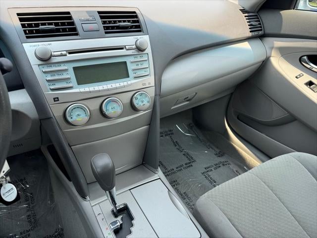 2009 Toyota Camry LE FWD