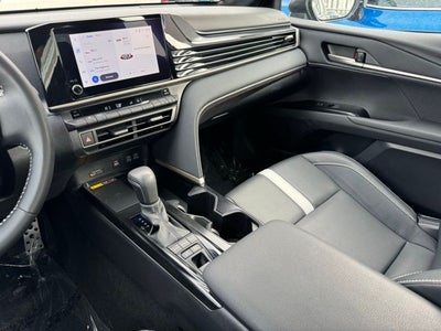 2025 Toyota Camry SE FWD