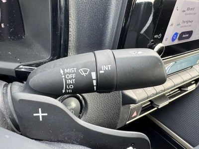 2025 Toyota Camry SE FWD