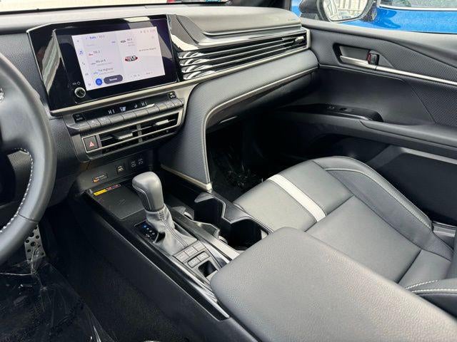 2025 Toyota Camry SE FWD