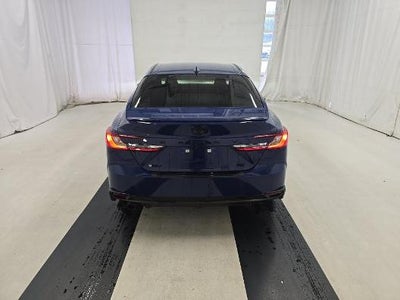 2025 Toyota Camry SE FWD