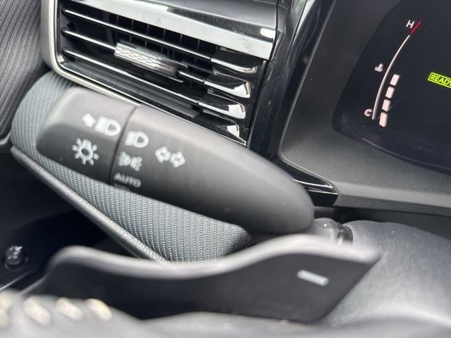 2025 Toyota Camry SE FWD