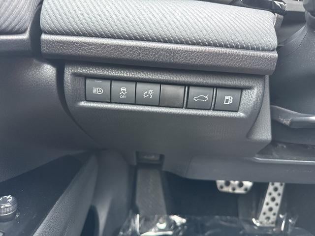 2025 Toyota Camry SE FWD