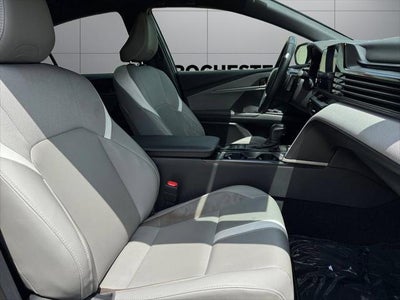 2025 Toyota Camry SE FWD