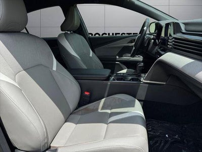 2025 Toyota Camry SE FWD