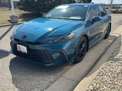2025 Toyota Camry SE FWD