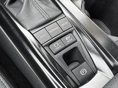 2025 Toyota Camry SE FWD