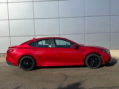 2025 Toyota Camry SE FWD