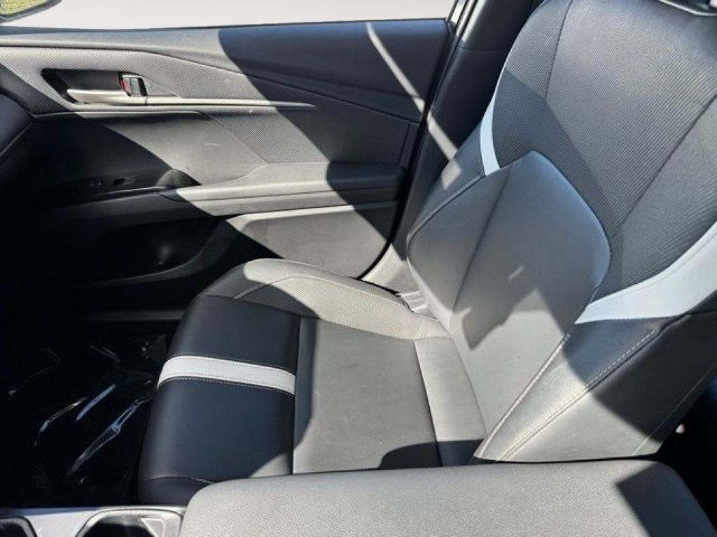 2025 Toyota Camry SE FWD