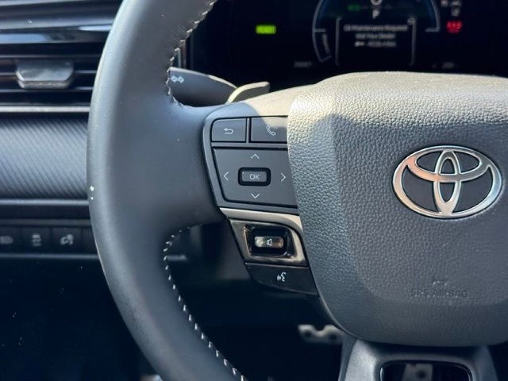 2025 Toyota Camry SE FWD