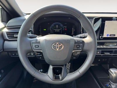 2025 Toyota Camry SE FWD
