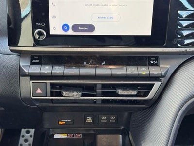 2025 Toyota Camry SE FWD