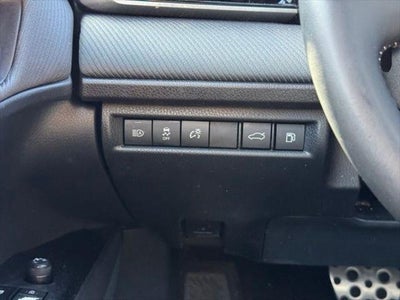 2025 Toyota Camry SE FWD
