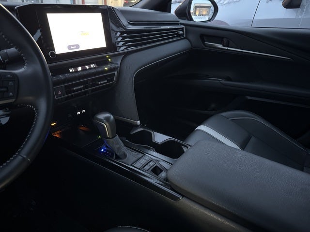 2025 Toyota Camry SE FWD