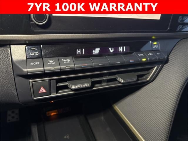 2025 Toyota Camry SE FWD