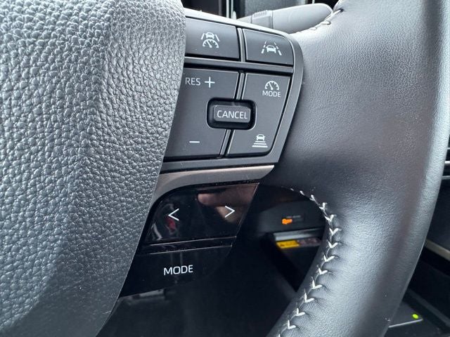 2025 Toyota Camry SE FWD