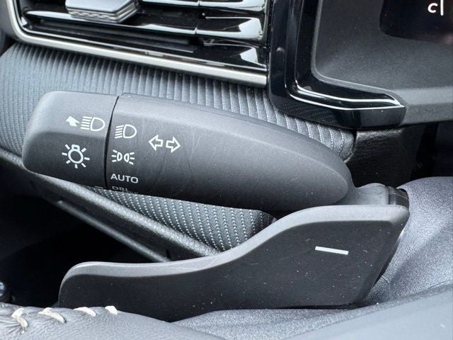 2025 Toyota Camry SE FWD