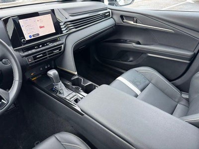 2025 Toyota Camry SE FWD