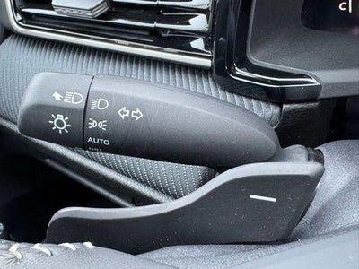 2025 Toyota Camry SE FWD