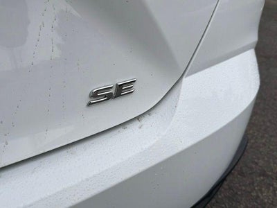 2025 Toyota Camry SE FWD