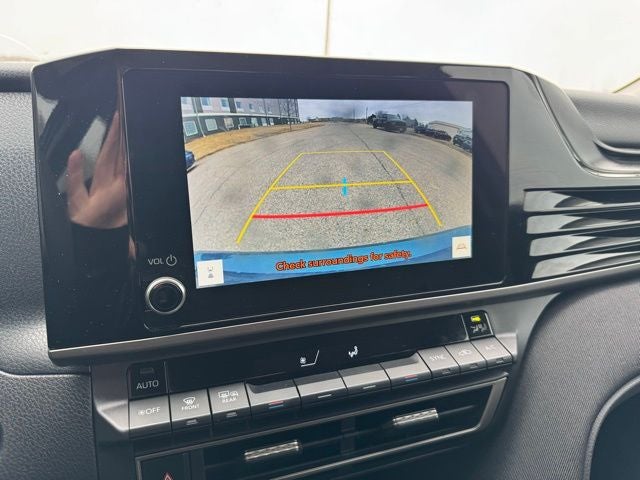 2025 Toyota Camry LE FWD