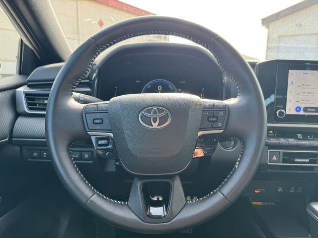 2025 Toyota Camry SE FWD