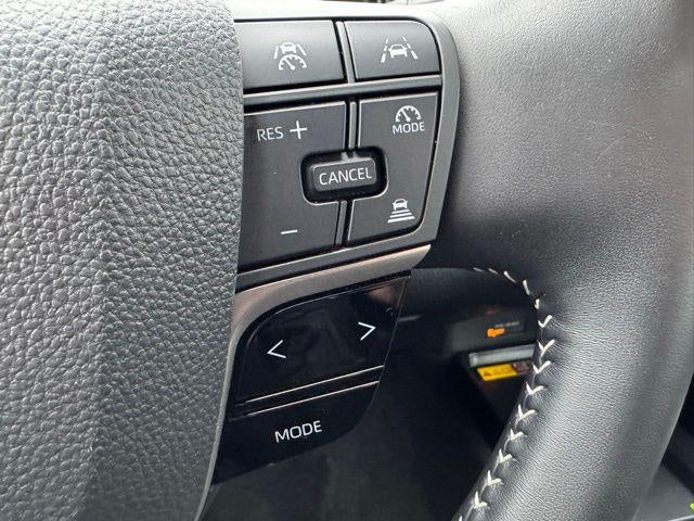 2025 Toyota Camry SE FWD