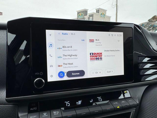 2025 Toyota Camry SE FWD