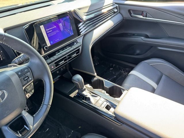 2025 Toyota Camry SE FWD