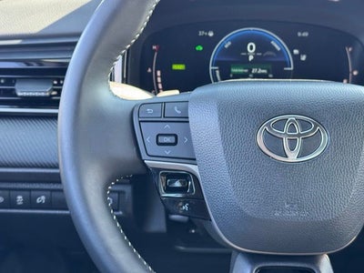 2025 Toyota Camry SE FWD