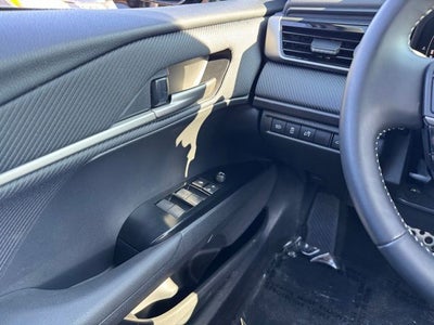 2025 Toyota Camry SE FWD