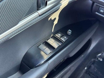 2025 Toyota Camry SE FWD