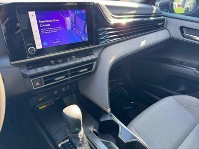 2025 Toyota Camry LE FWD