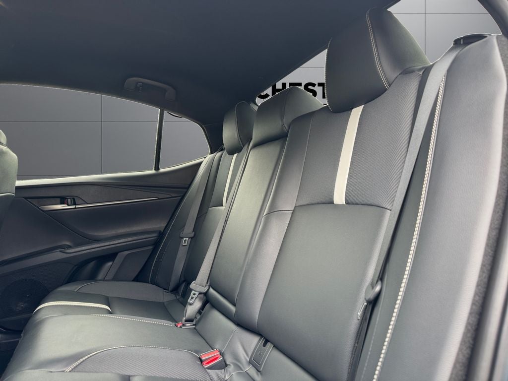 2025 Toyota Camry SE FWD