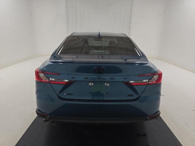 2025 Toyota Camry SE FWD