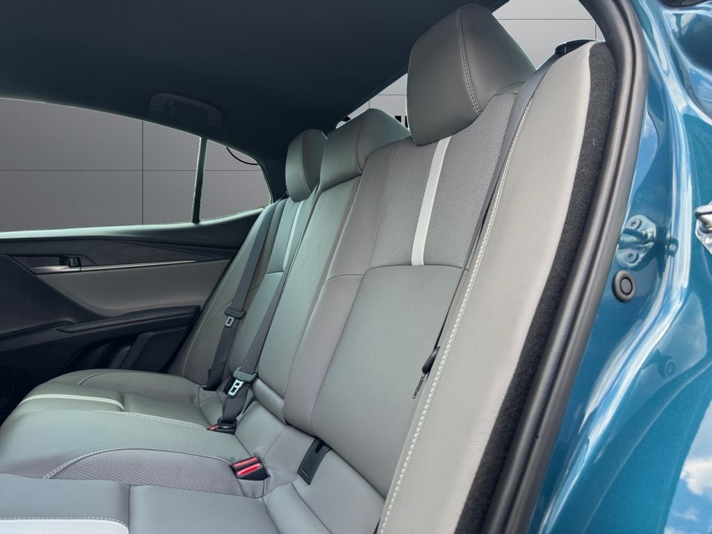 2025 Toyota Camry SE FWD