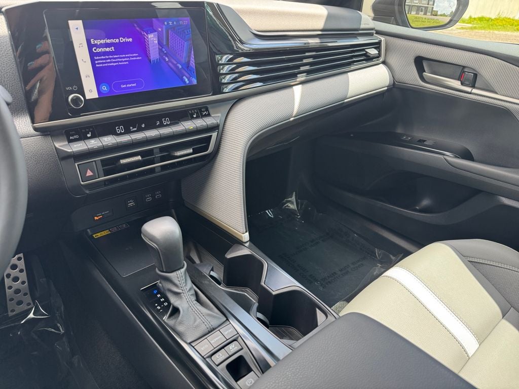 2025 Toyota Camry SE FWD