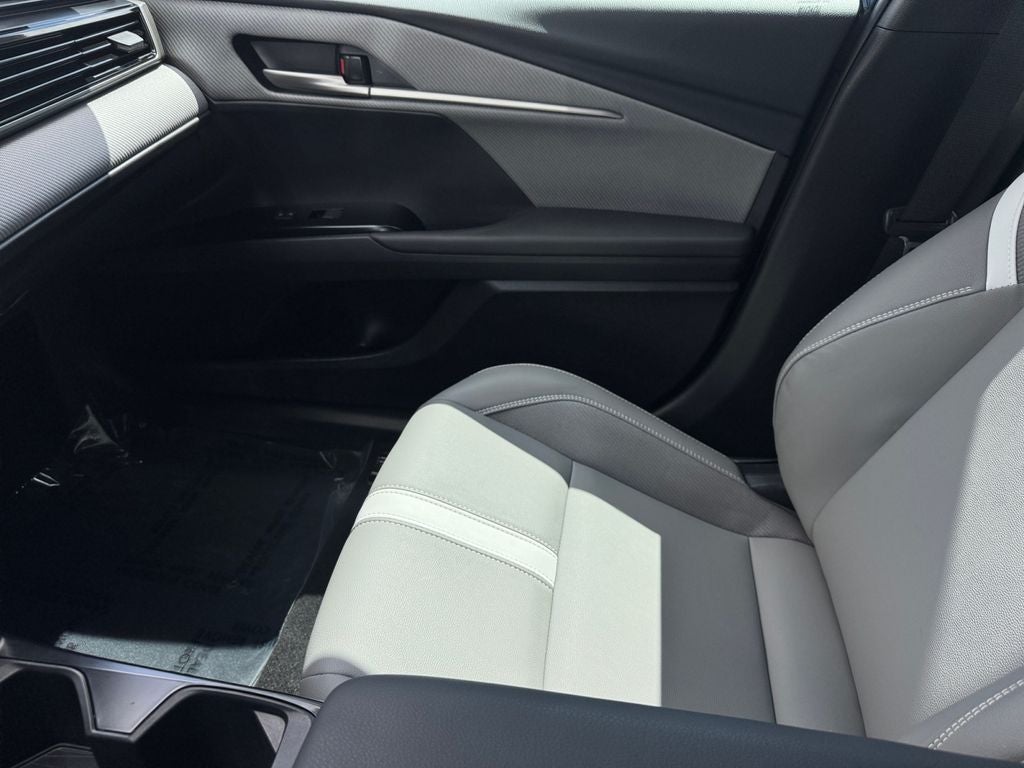 2025 Toyota Camry SE FWD