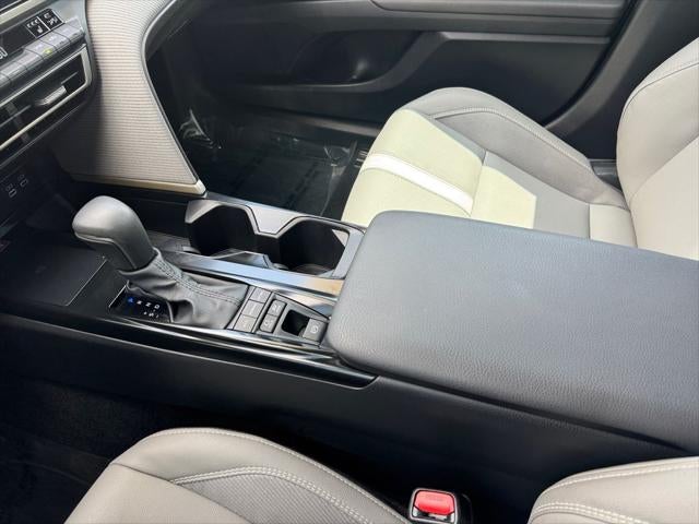 2025 Toyota Camry SE FWD