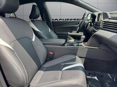 2025 Toyota Camry SE FWD