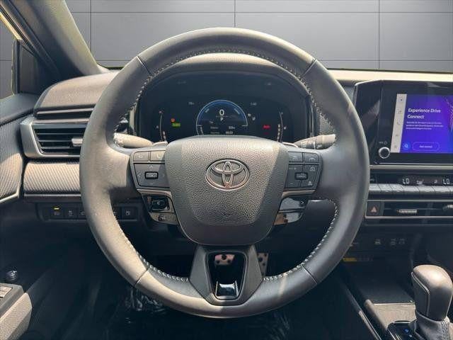 2025 Toyota Camry SE FWD