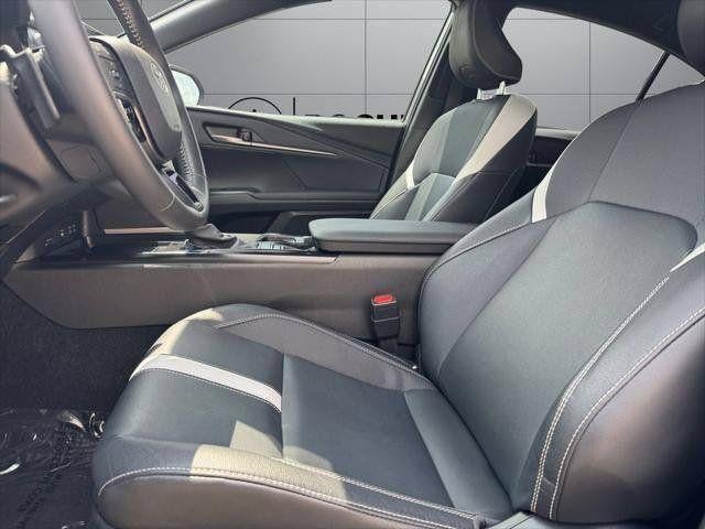 2025 Toyota Camry SE FWD