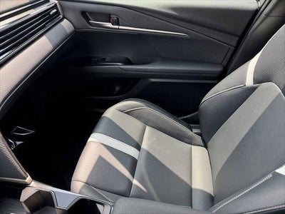 2025 Toyota Camry SE FWD