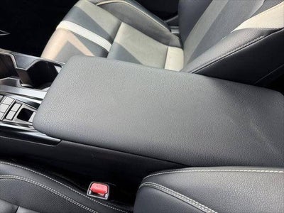 2025 Toyota Camry SE FWD